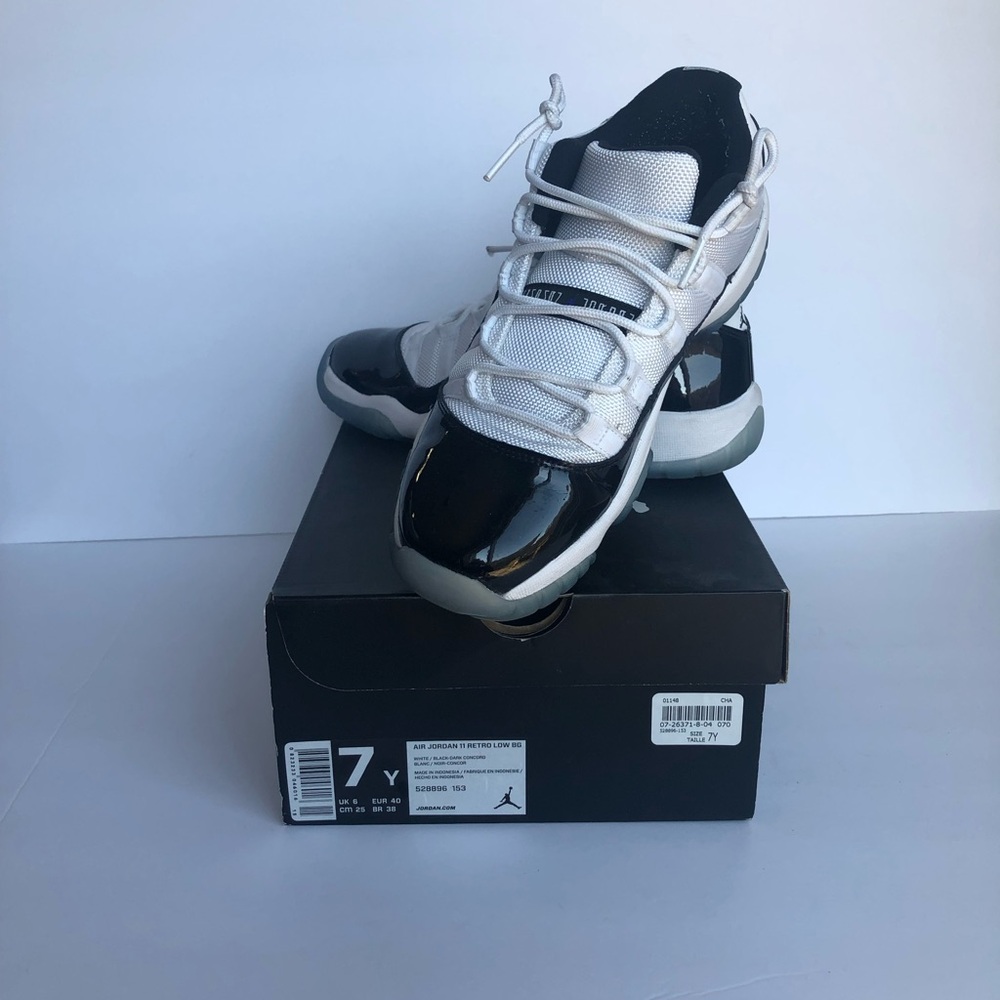 Jordan 11 Low Size 7Y concord (white/blue)